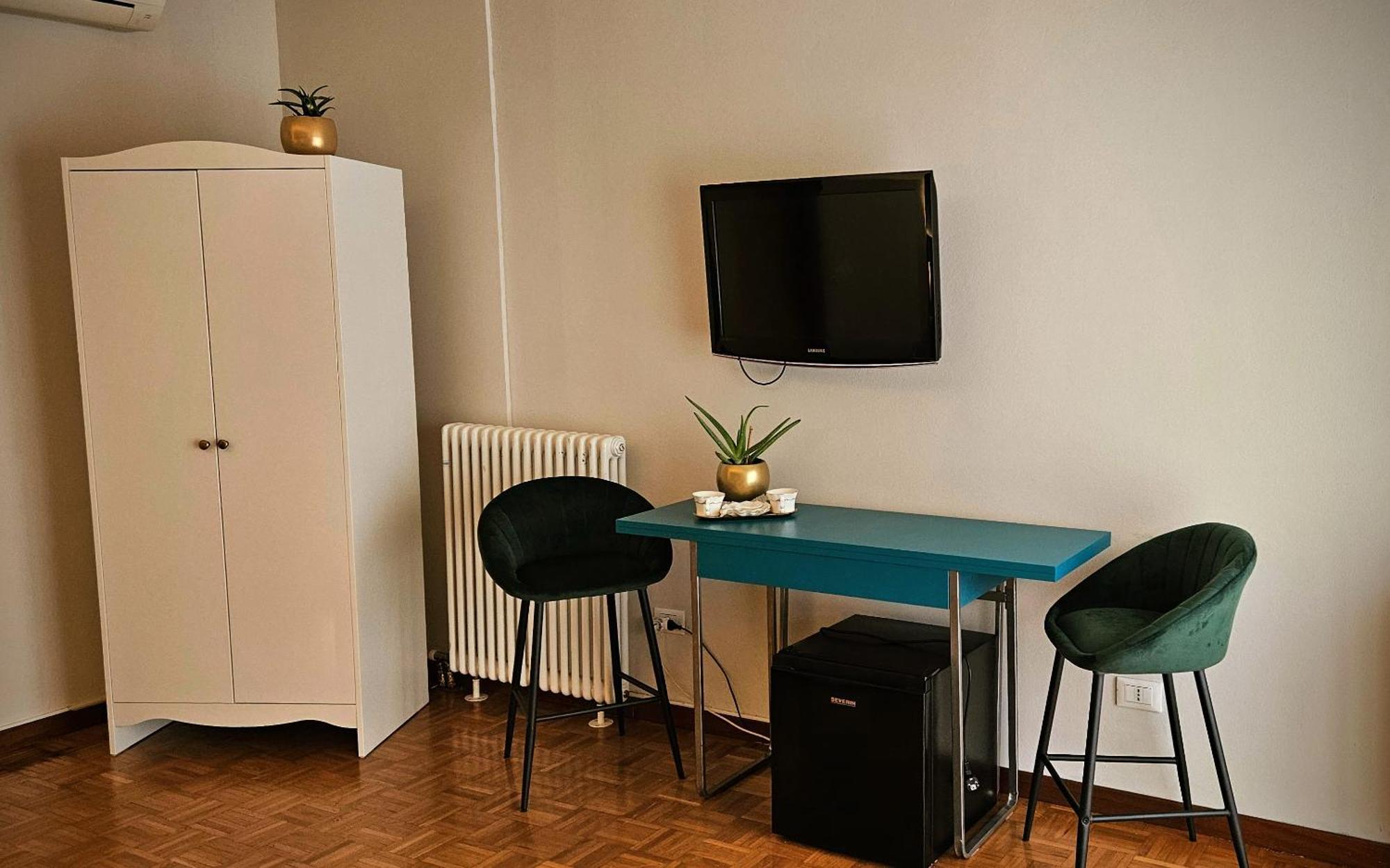 Verona Express Rooms Εξωτερικό φωτογραφία